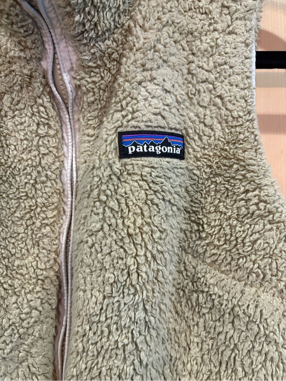Patagonia Women’s Sherpa Fleece Vest - Picture 3 of 5